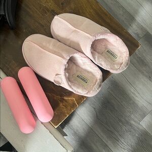 Fireside Pink Fuzzy Slippers 6